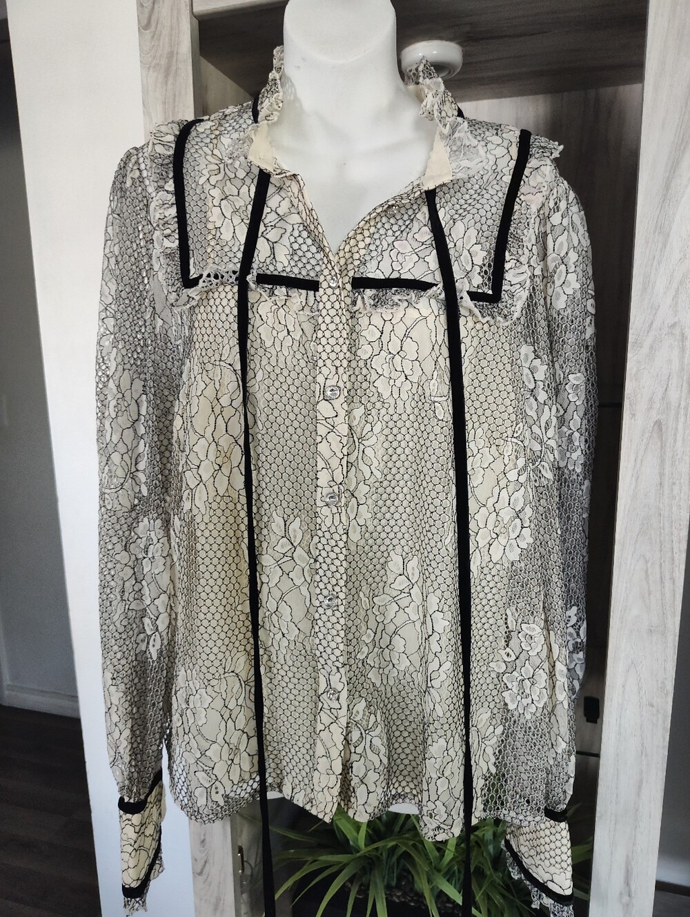Lace-Overlay Long Sleeve Blouse in Ivory with Black Trim SZ XL